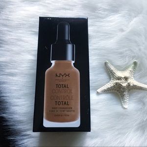 NYX MAKEUP Total Control Drop Foundation 19 MOCHA
